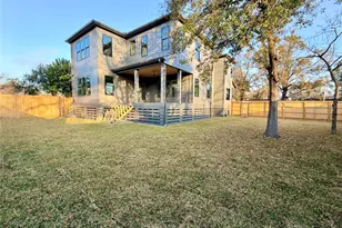 2203 Cheshire Ln, Houston, TX 77018 - Photo 2