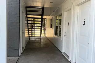 9002 Ilona Ln, Houston, TX 77025 - Photo 4