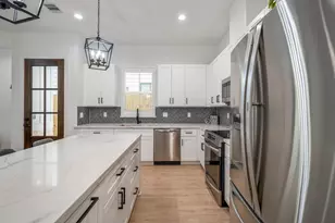 6405 Highland Pine Ln, Houston, TX 77091 - Photo 10