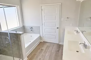 1920 N Riverside Cir, Dayton, TX 77535 - Photo 8