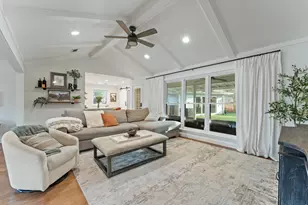 515 Blue Willow Dr, Houston, TX 77042 - Photo 2