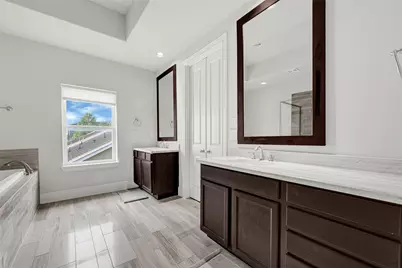 5605 Cohn Meadow Lane, Houston, TX 77007 - Photo 22