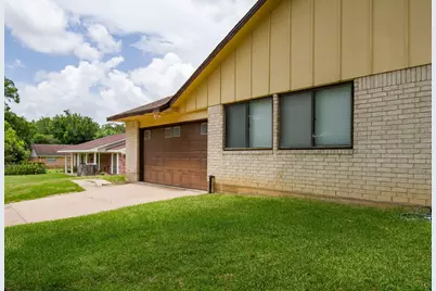 401 W Fifth Street, Brenham, TX 77833 - Photo 26