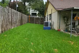 401 W 5th St, Brenham, TX 77833 - Photo 22