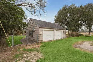 302 E Jackson St, West Columbia, TX 77486 - Photo 42