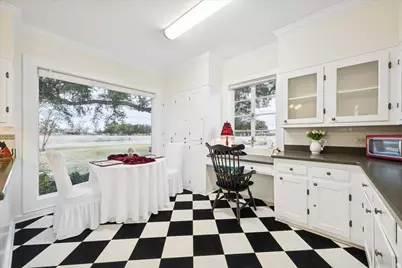 302 E Jackson Street, West Columbia, TX 77486 - Photo 14