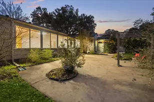 302 E Jackson St, West Columbia, TX 77486 - Photo 40