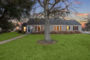 302 E Jackson St, West Columbia, TX 77486 - Photo 4