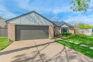 719 Rolling Mill Dr, Sugar Land, TX 77498 - Photo 2