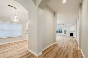 27 Auburn Path Dr, The Woodlands, TX 77382 - Photo 10