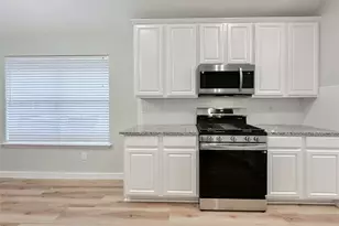 27 Auburn Path Dr, The Woodlands, TX 77382 - Photo 16