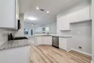 27 Auburn Path Dr, The Woodlands, TX 77382 - Photo 14