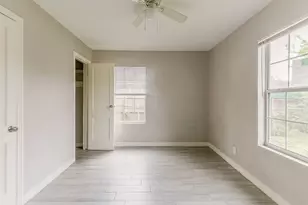 5009 Bataan Rd, Houston, TX 77033 - Photo 14