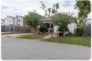 121 E 32nd St, Houston, TX 77018 - Photo 2