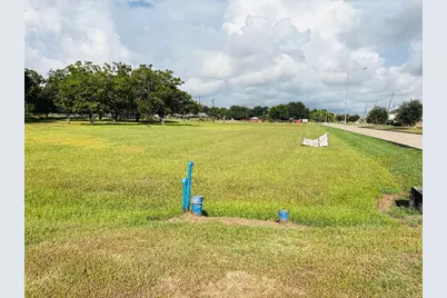 602 Sycamore Road, Richmond, TX 77469 - Photo 2