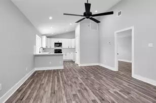 101 April Point Pl, Conroe, TX 77356 - Photo 18