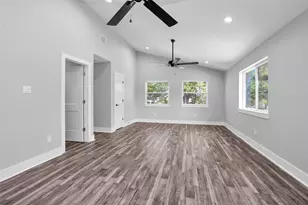 101 April Point Pl, Conroe, TX 77356 - Photo 16