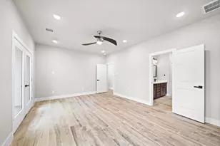 228 W 28th St, Houston, TX 77008 - Photo 12