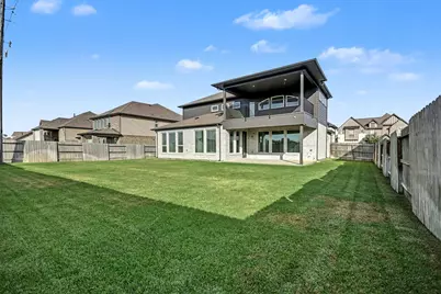 9215 Joe Louis Drive, Mont Belvieu, TX 77523 - Photo 32