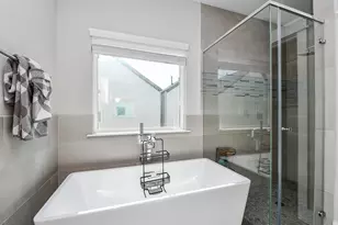 2010 St Charles St, Houston, TX 77003 - Photo 6