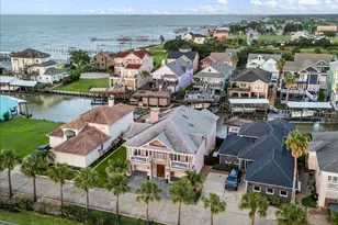 123 Port St, San Leon, TX 77539 - Photo 4
