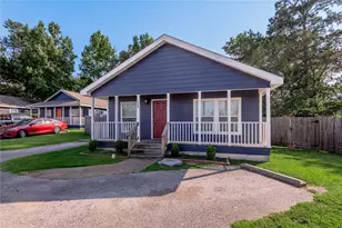 138 Varsity Dr, Huntsville, TX 77340 - Photo 1