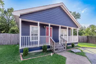 138 Varsity Dr, Huntsville, TX 77340 - Photo 2