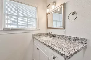 105 Live Oak St, Baytown, TX 77520 - Photo 18