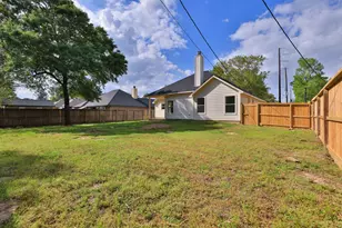 1241 Chateau Woods Pkwy Dr, Conroe, TX 77385 - Photo 36
