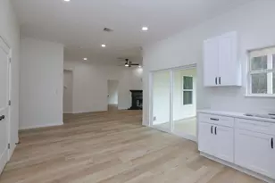 1241 Chateau Woods Pkwy Dr, Conroe, TX 77385 - Photo 12