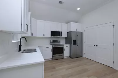 1241 Chateau Woods Parkway Drive, Conroe, TX 77385 - Photo 8