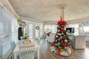 83 Dolphin Ln, Freeport, TX 77541 - Photo 10