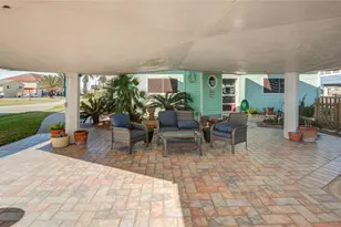 83 Dolphin Ln, Freeport, TX 77541 - Photo 4