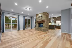 713 Bayou Crest Dr, Dickinson, TX 77539 - Photo 12