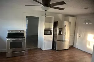 2115 Bonnie St, Orange, TX 77630 - Photo 6