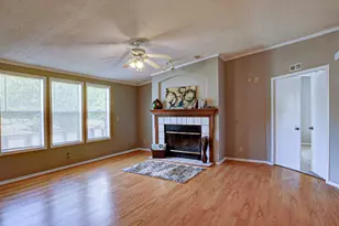 2516 Loch Lomond St, Highlands, TX 77562 - Photo 14
