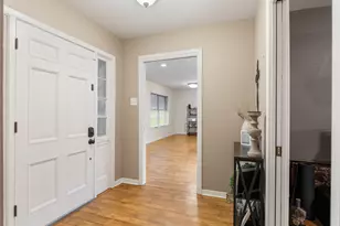202 W West St, El Campo, TX 77437 - Photo 2