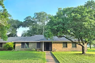202 W West St, El Campo, TX 77437 - Photo 4