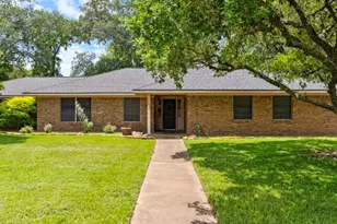 202 W West St, El Campo, TX 77437 - Photo 2