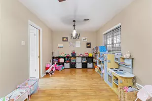 202 W West St, El Campo, TX 77437 - Photo 6