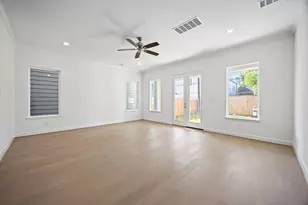 224 E 27th St, Houston, TX 77008 - Photo 6