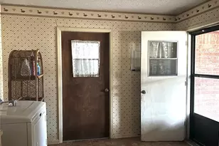 270 Bode St, El Campo, TX 77437 - Photo 22