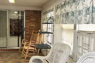 270 Bode St, El Campo, TX 77437 - Photo 8