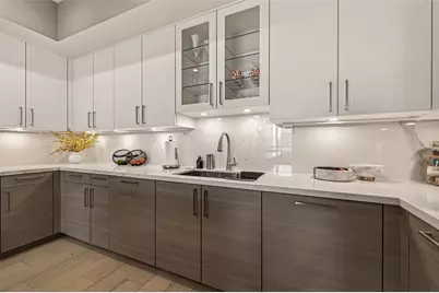 2047 Westcreek Lane #601, Houston, TX 77027 - Photo 6