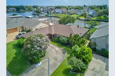 61 Lebrun Court, Galveston, TX 77551 - Photo 36