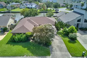 61 Lebrun Ct, Galveston, TX 77551 - Photo 38