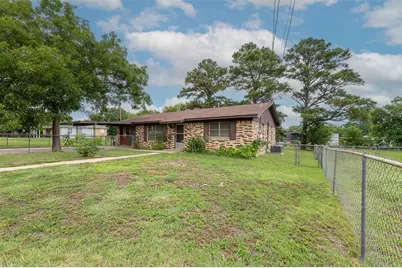 504 N Echols Street, Caldwell, TX 77836 - Photo 1