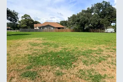 510 Hinken, Clute, TX 77531 - Photo 4