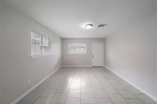 904 1/2 Ellena Rd, Houston, TX 77076 - Photo 8