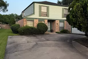 2311 La Quinta Dr, Missouri City, TX 77459 - Photo 2